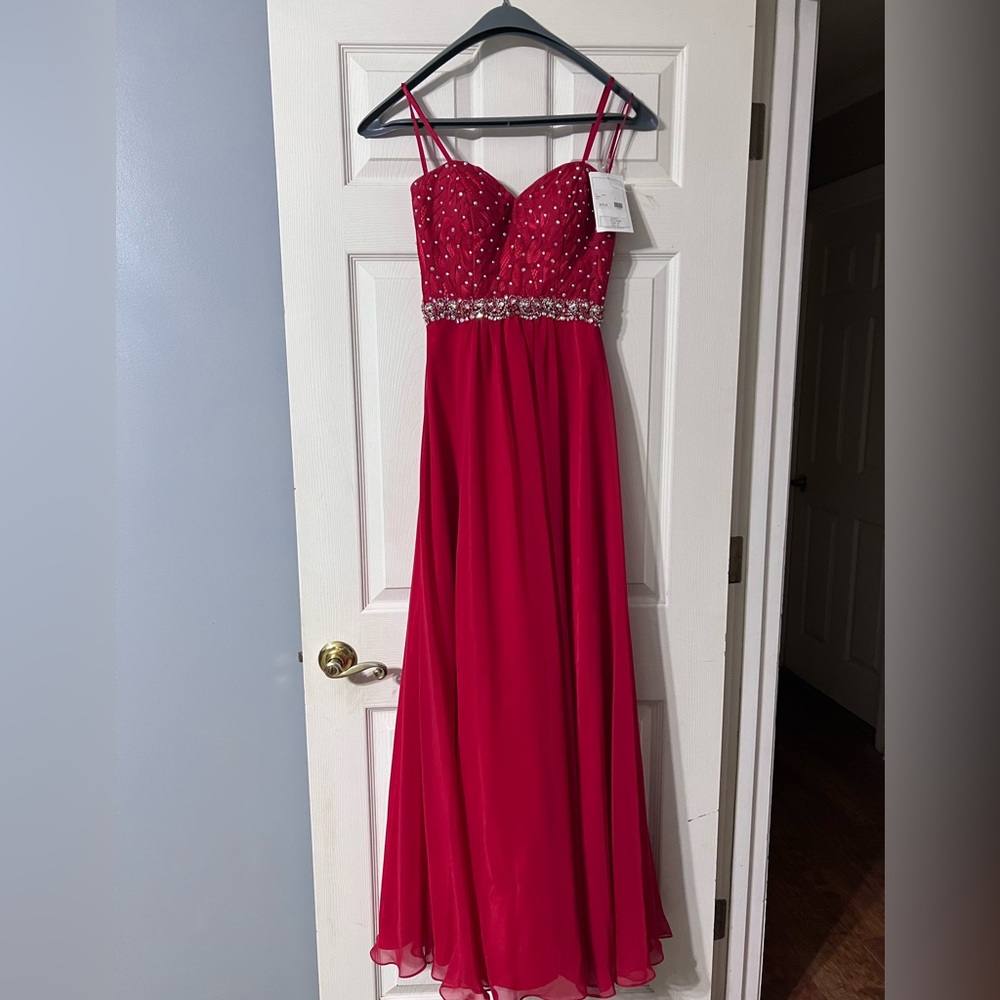 Moonlight Bridal Strapless Prom Dress - Red - Size 2 NWT
